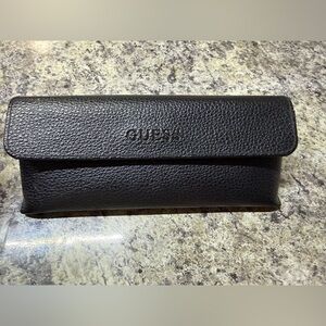 Guess Eyeglasses Sunglasses Case/Cloth Black Pebbled Leather Magnetic